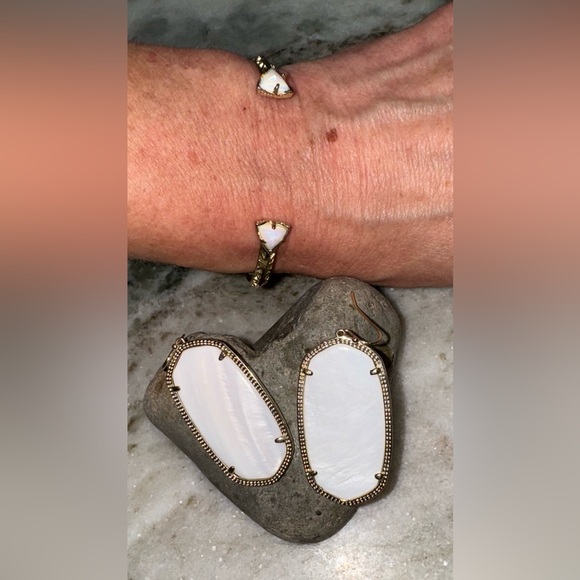 Kendra Scott Grady Bracelet & Elle MOP Drop Earrings Set - Picture 3 of 15